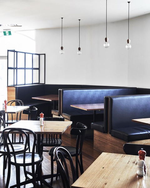 Plough Hotel - Kempsey Accommodation 13