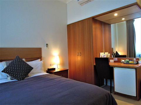 Plough Hotel - Kempsey Accommodation 7