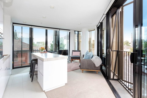 Modern Apartment In The Heart Of St Kilda - Kempsey Accommodation 4