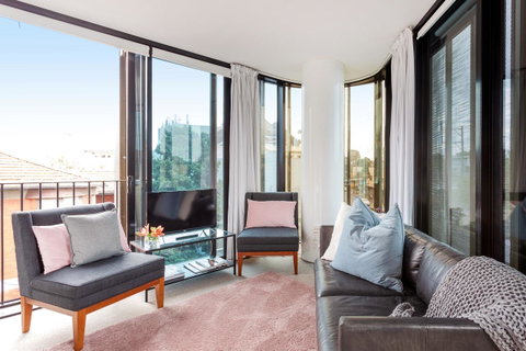 Modern Apartment In The Heart Of St Kilda - Kempsey Accommodation 3