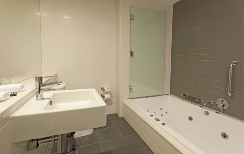 Causeway 353 Hotel - Kempsey Accommodation 9
