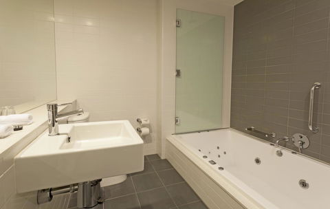Causeway 353 Hotel - Kempsey Accommodation 29