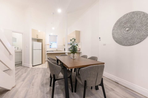 Unique 3 Bedroom Central CBD Townhouse - Kempsey Accommodation 6
