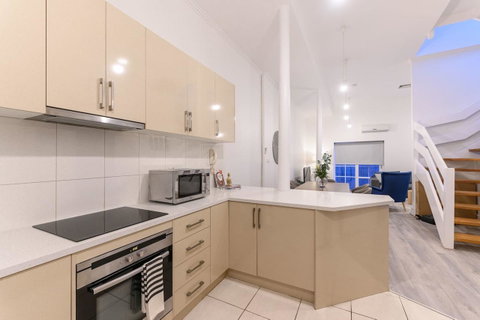 Unique 3 Bedroom Central CBD Townhouse - Kempsey Accommodation 5