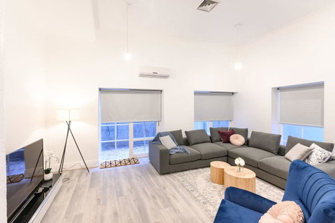Unique 3 Bedroom Central CBD Townhouse - Kempsey Accommodation 3