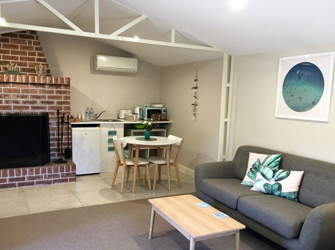 The Cosy Bungalow - Kempsey Accommodation 7