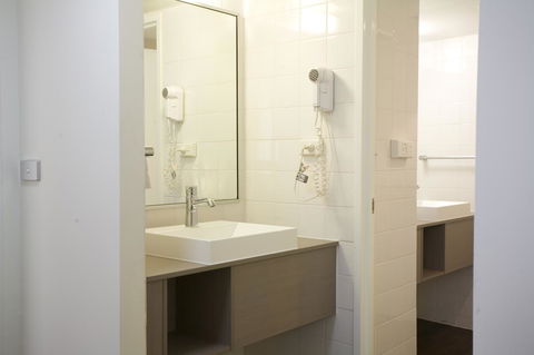 Ibis Melbourne Hotel And Apartments - Kempsey Accommodation 19