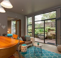 The Love Shack - romantic bungalow - Kempsey Accommodation