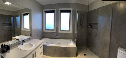 Luxury Abalina Cottages - Kempsey Accommodation 14