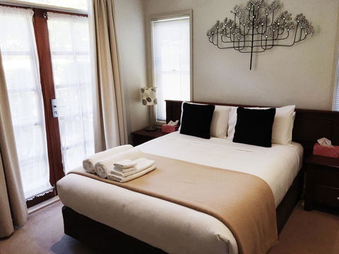 Luxury Abalina Cottages - Kempsey Accommodation 3