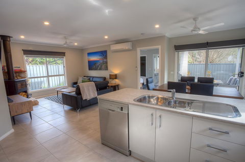 Luxury Abalina Cottages - Kempsey Accommodation 7