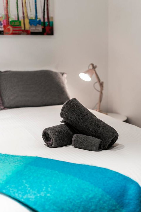 Complete Host Halo Apartments - Kempsey Accommodation 8