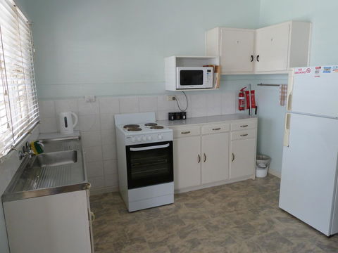 Beachcomber Holiday Units - Kempsey Accommodation 33