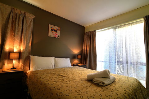 Executive Hideaway - Kempsey Accommodation 11