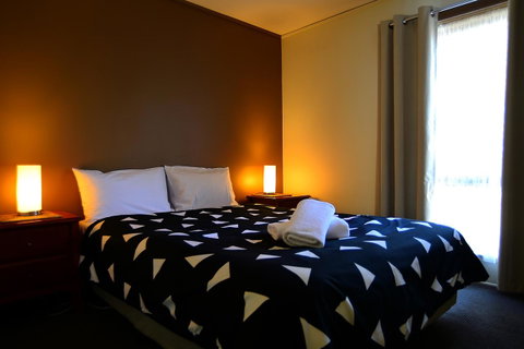 Executive Hideaway - Kempsey Accommodation 3