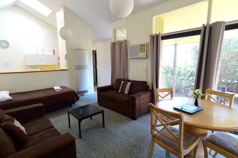 Executive Hideaway - Kempsey Accommodation 24