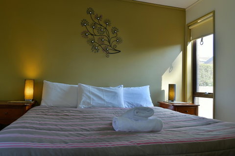 Executive Hideaway - Kempsey Accommodation 27