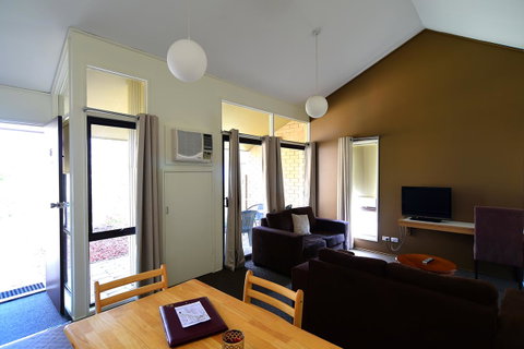 Executive Hideaway - Kempsey Accommodation 7
