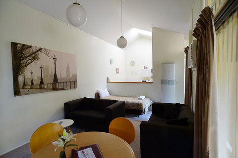 Executive Hideaway - Kempsey Accommodation 15