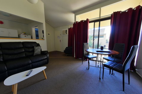 Executive Hideaway - Kempsey Accommodation 42