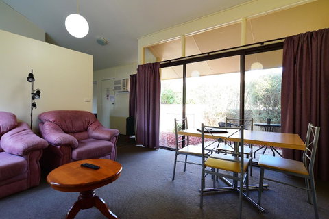 Executive Hideaway - Kempsey Accommodation 32