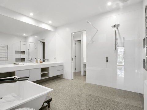 Lansdowne Villa - With Swimming Pool - Kempsey Accommodation 12