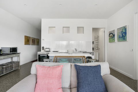 Lansdowne Villa - With Swimming Pool - Kempsey Accommodation 3