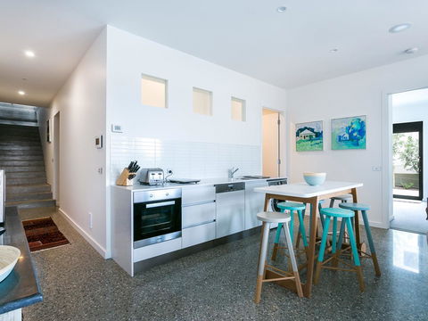 Lansdowne Villa - With Swimming Pool - Kempsey Accommodation 8