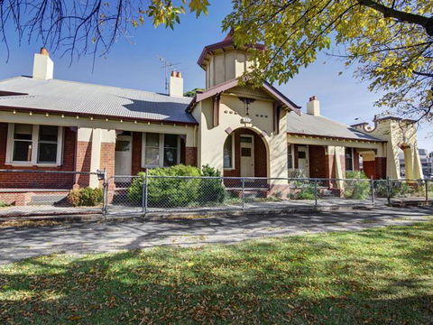 Boutique Heritage Studios On Ryrie Geelong CBD Opposite Hospital - Kempsey Accommodation 4