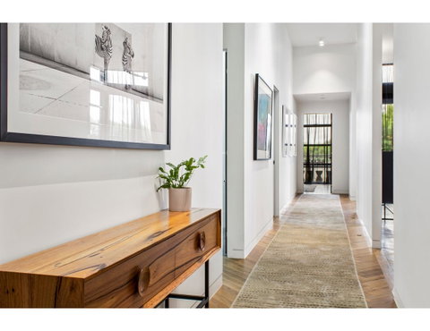 Ultimate Luxury Penthouse From The Block - Kempsey Accommodation 12