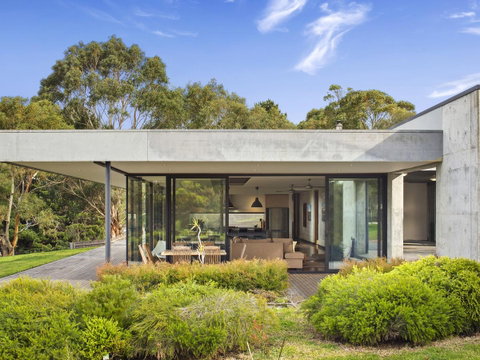 Cypress Hill - Kempsey Accommodation 12