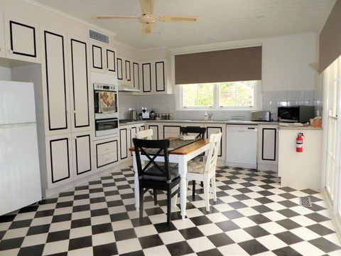 Fairbank House - Kempsey Accommodation 10