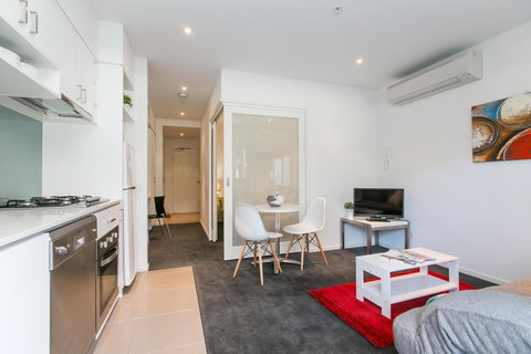 Complete Host The River Apartments - Kempsey Accommodation 7