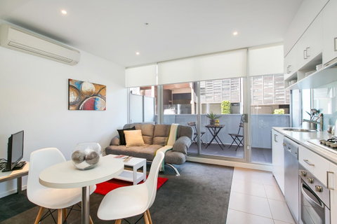 Complete Host The River Apartments - Kempsey Accommodation 5