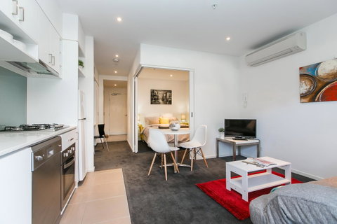 Complete Host The River Apartments - Kempsey Accommodation 1