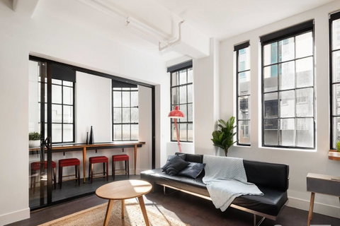 Spacious Designer Warehouse Melbourne CBD Apartment - Kempsey Accommodation 2