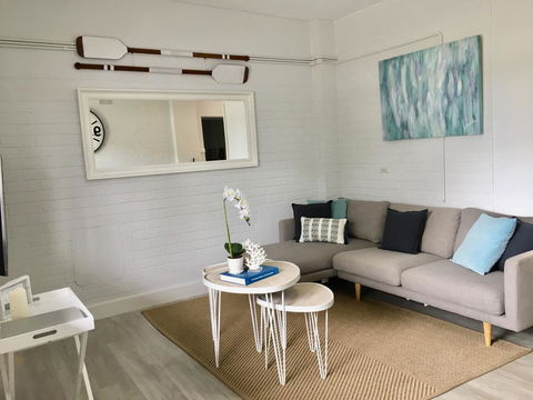 The Wheelhouse - 2BR Waterfront Apt In Town - Kempsey Accommodation 2