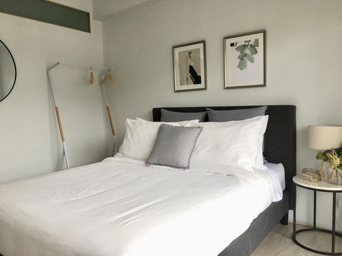 The Wheelhouse - 2BR Waterfront Apt In Town - Kempsey Accommodation 9