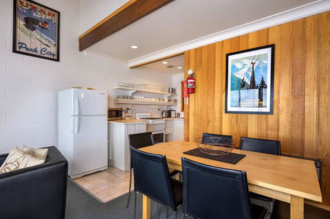 FOUNTAINS 3, Mount Hotham - Kempsey Accommodation 3
