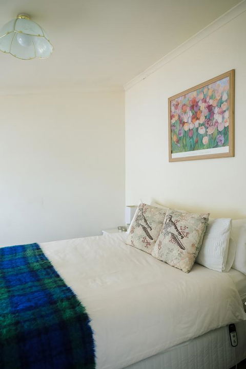 Miss Pym's Cottage - Kempsey Accommodation 16