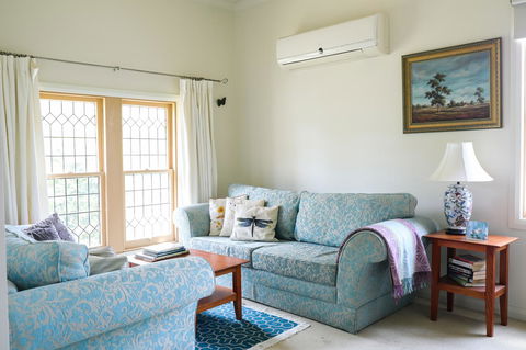 Miss Pym's Cottage - Kempsey Accommodation 41