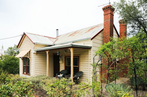 Miss Pym's Cottage - Kempsey Accommodation 2