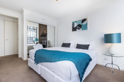 Melbourne Vacation Rentals Apartment - Kempsey Accommodation 0
