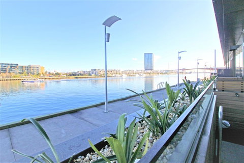 Auzzie Apartments Docklands, Melbourne - Kempsey Accommodation 2