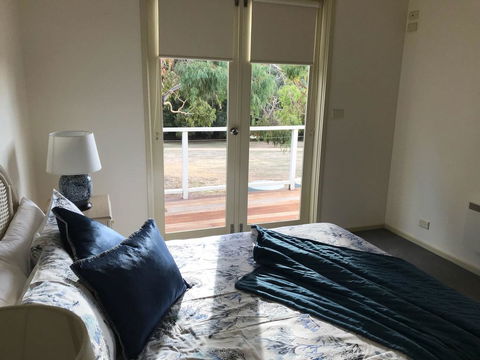Lakeside Conti Villas - Kempsey Accommodation 4