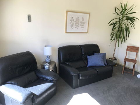 Lakeside Conti Villas - Kempsey Accommodation 13