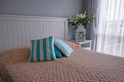 Stunning Waterfront Only 10 Minutes To Phillip Island - FREE EV UNIT 7kW For Electric Cars - Pet Friendly, Fireplace FREE WIFI Wine & Chocolates - Kempsey Accommodation 16