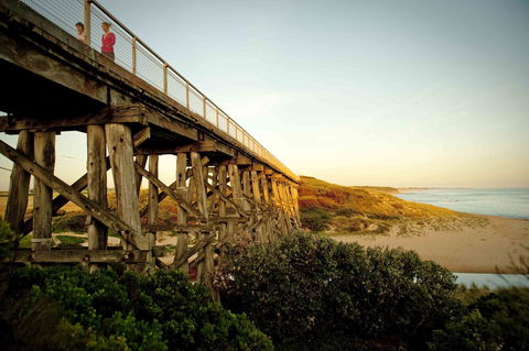 Stunning Waterfront Only 10 Minutes To Phillip Island - FREE EV UNIT 7kW For Electric Cars - Pet Friendly, Fireplace FREE WIFI Wine & Chocolates - Kempsey Accommodation 20
