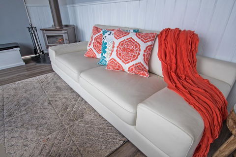 Stunning Waterfront Only 10 Minutes To Phillip Island - FREE EV UNIT 7kW For Electric Cars - Pet Friendly, Fireplace FREE WIFI Wine & Chocolates - Kempsey Accommodation 7
