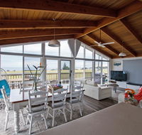 Stunning Waterfront only 10 minutes to Phillip Island - Pet Friendly - Kempsey Accommodation